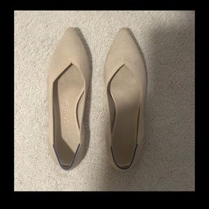 Rothy’s point : beige